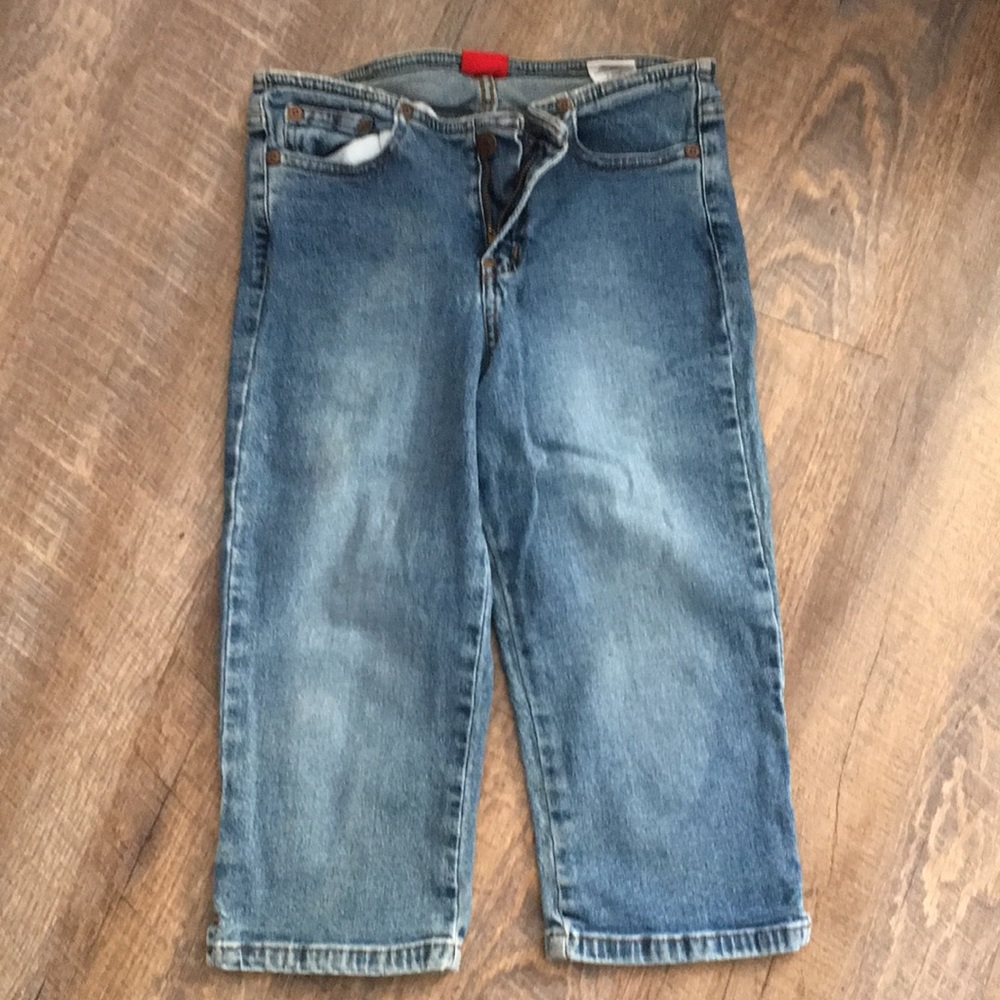 Size 3 Capri